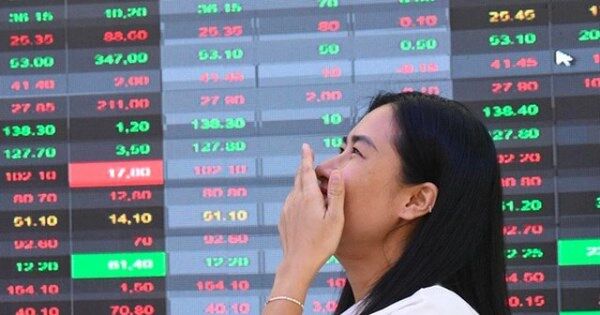 Cổ phiếu chứng khoán bứt phá, CTS cùng nhiều mã tăng trần