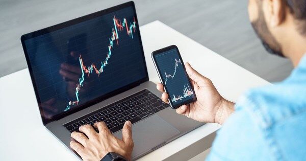 Khối ngoại bất ngờ bán ròng gần 1.100 tỷ đồng một cổ phiếu công nghệ