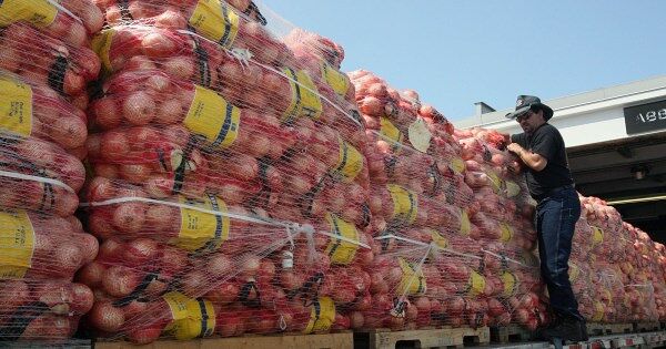 Một thước đo lạm phát khác tăng nóng vào tháng 7, cản trở Fed hạ lãi suất