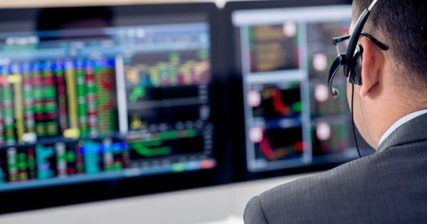 Khối ngoại xả ròng gần 8.500 tỷ đồng tuần VN-Index liên tục lập đỉnh mới