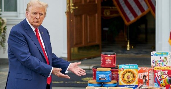 Một nửa câu chuyện ông Trump không kể về thuế quan, là lý do lạm phát chưa phi mã