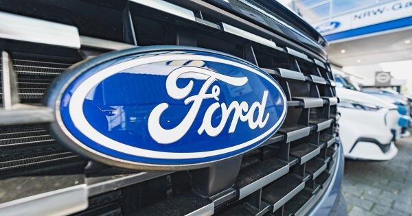 Ford vỡ kế hoạch xe điện: Nhà máy pin mới xây xong đã lo ‘ế’ hàng