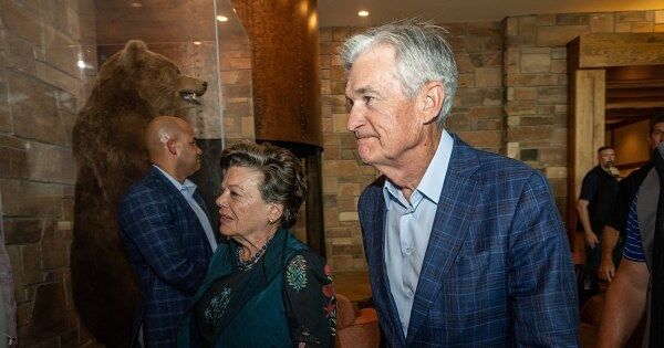 Từ Jackson Hole, Chủ tịch Jerome Powell gợi ý Fed sắp giảm lãi suất