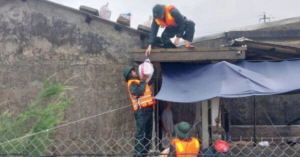 Lên phương án di dời hơn 586.000 người tránh bão Kajiki