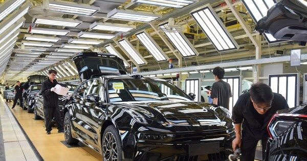 IMF nâng dự báo tăng trưởng kinh tế Trung Quốc năm 2025 lên 4,8%