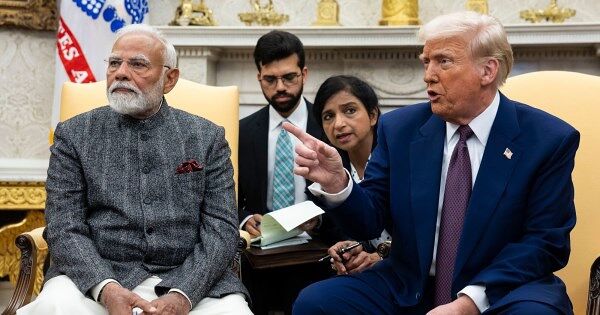 Ông Trump nâng thuế quan với Ấn Độ lên 50% vì mua dầu thô Nga