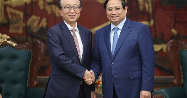 Thủ tướng đề nghị ngân hàng MUFG hỗ trợ vận hành trung tâm tài chính quốc tế