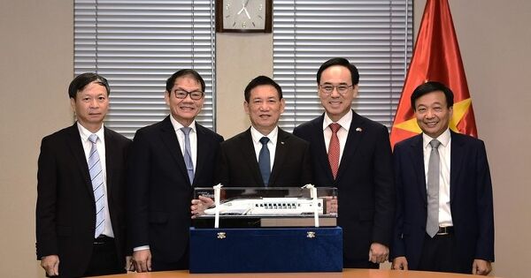 Hyundai Rotem muốn chuyển giao công nghệ sản xuất tàu cao tốc cho Việt Nam