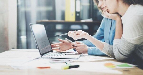 Khối ngoại bán ròng gần 1.200 tỷ đồng phiên cuối tuần