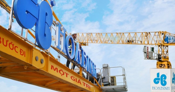 Biến động mới ở thượng tầng Xây dựng Hòa Bình