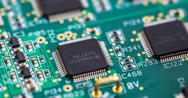 Trước thềm đàm phán, Trung Quốc mở hai cuộc điều tra nhắm vào chip Mỹ