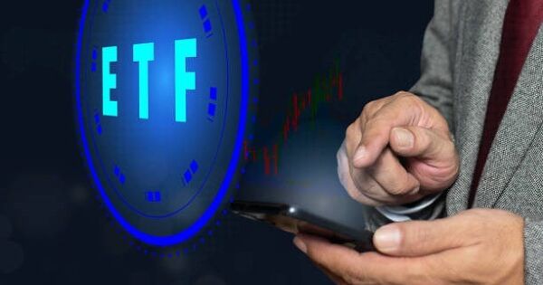 VNM ETF bán ròng hàng chục triệu cổ phiếu, đâu là tâm điểm cơ cấu quý III?