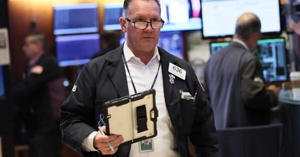 Chứng khoán Mỹ đứt chuỗi tăng khi Chủ tịch Fed đưa ra cảnh báo về cổ phiếu