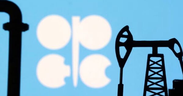 Thị trường dầu mỏ dư cung vì OPEC+ tăng sản lượng?