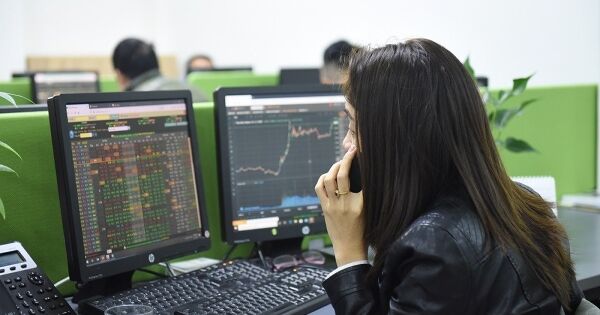 Tự doanh CTCK bán ròng hàng trăm tỷ đồng trong tháng 8, đâu là tâm điểm?