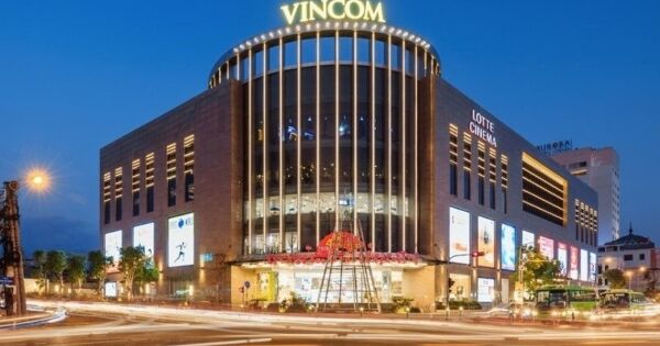 Cổ phiếu của Vincom Retail kịch trần trước thông tin sắp nhận gần 4.500 tỷ cổ tức