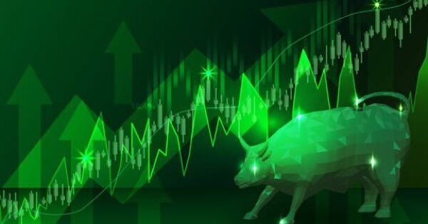 Sắc xanh lan tỏa, VN-Index tăng 9 điểm, vượt mốc 1.700