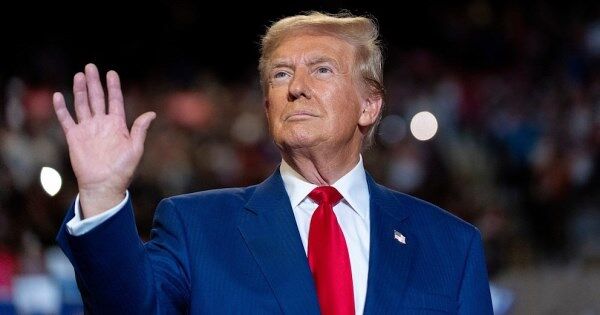 Tổng thống Trump ký sắc lệnh miễn trừ thuế quan cho một số quốc gia đã đạt thoả thuận