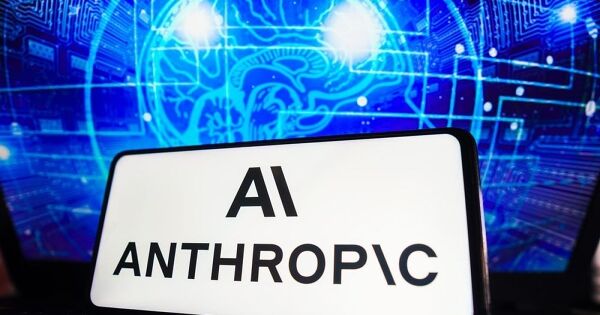 Doanh nghiệp bị kiện 1,5 tỷ USD vì dùng sách lậu để huấn luyện AI