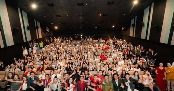 'Mưa đỏ' vượt 'Mai', là phim ăn khách nhất phòng vé