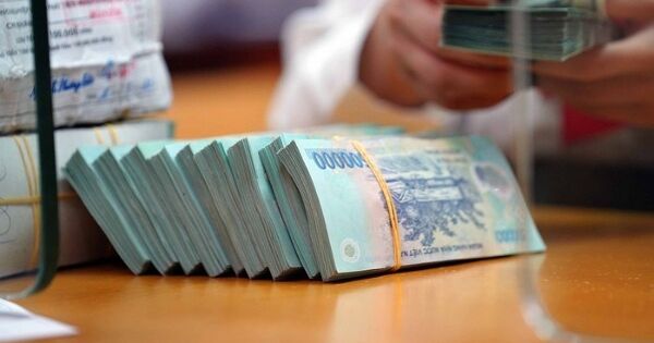 Ngân sách Nhà nước thặng dư gần 290.000 tỷ đồng sau 8 tháng