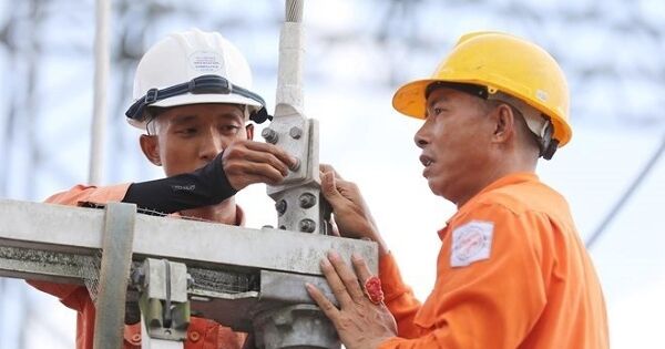 'EVN cần làm rõ khoản lỗ 45.000 tỷ đồng muốn đưa vào giá điện'