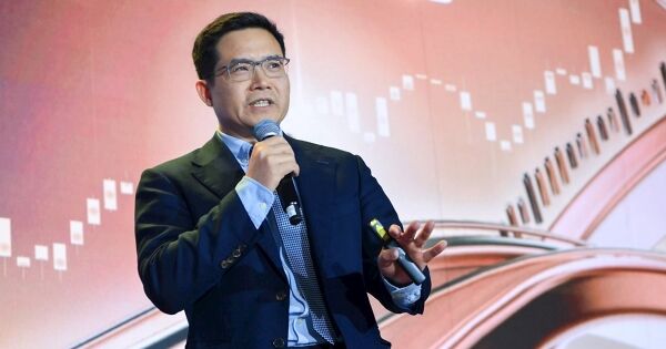 Chủ tịch FiinGroup: Muốn tăng trưởng hai con số, Việt Nam phải trả lời được câu hỏi: ‘Tiền đâu?’