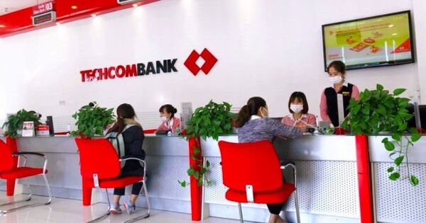Cơ cấu tín dụng của Techcombank có sự chuyển dịch ra sao trong năm 2025?
