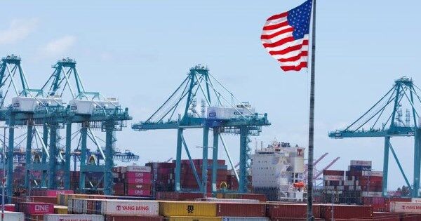 Châu Âu đóng băng thỏa thuận thương mại với Mỹ do vấn đề Greenland