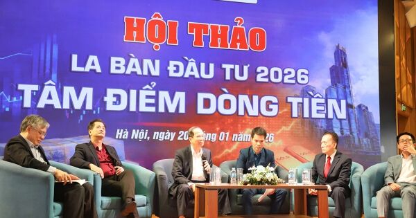 Có nên bán vàng để đầu tư chứng khoán hay bất động sản?