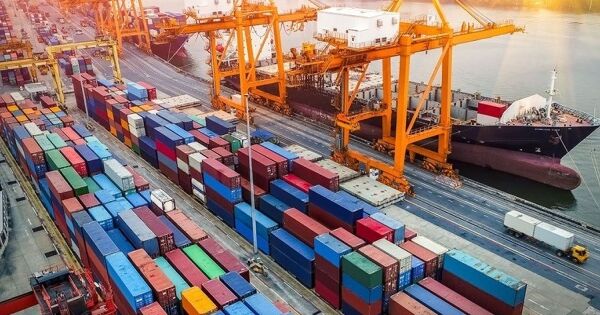 Cán cân thương mại nửa đầu tháng 1/2026 thâm hụt 3,24 tỷ USD