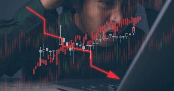 Chứng khoán đỏ lửa phiên cuối tuần, VJC bất ngờ tăng kịch trần phiên ATC