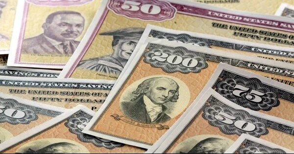 Nền kinh tế lớn thứ 5 thế giới quay lưng với trái phiếu kho bạc Mỹ