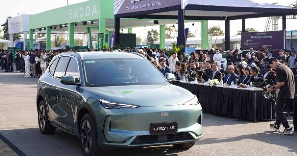 Ôtô từ Trung Quốc ồ ạt vào Việt Nam 2025