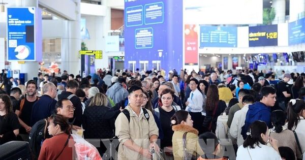 Sân bay Nội Bài lập đỉnh đón khách quốc tế