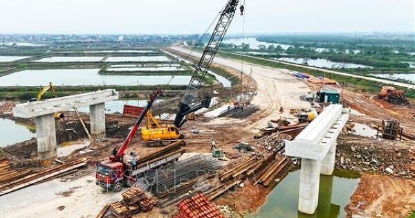 Đầu tư công: Đòn bẩy cải thiện năng suất và năng lực cạnh tranh quốc gia