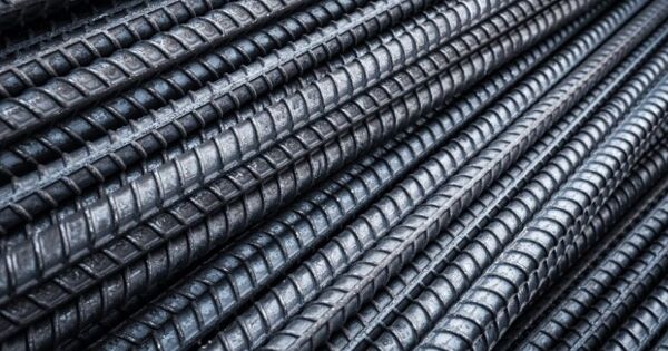 Giá quặng sắt chạm đỉnh gần 1 năm