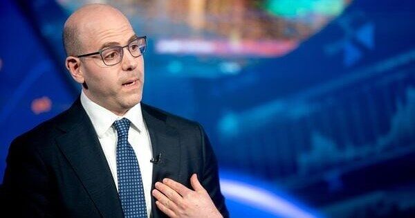 Thống đốc Fed: 1 triệu người Mỹ không có việc làm vì lãi suất quá cao, cần giảm thêm 150 bps