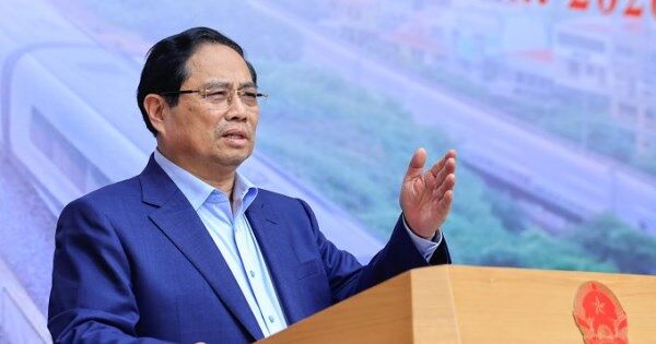 Thủ tướng: Hoàn thành báo cáo nghiên cứu khả thi đường sắt tốc độ cao trong quý IV