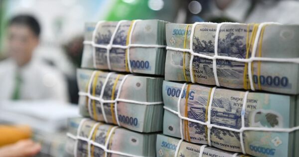 4 ngân hàng nhận tin giảm 50% tỷ lệ dự trữ bắt buộc, cổ phiếu tăng vọt