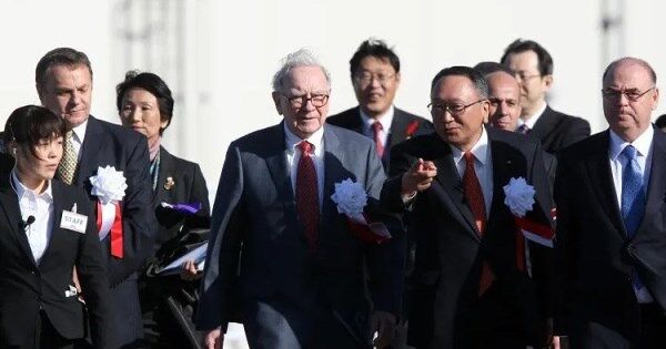 Khoản đầu tư đúng lúc, đúng nơi và sinh lời vượt trội của huyền thoại Warren Buffett