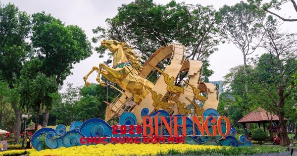 Hoa Sen Home đồng hành cùng Hội Hoa Xuân TP HCM 2026 tạo nên không gian Xuân hội tụ, biểu tượng cho tinh thần bứt phá của thành phố