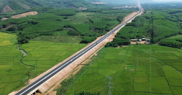 Kỳ tích hạ tầng tạo đà cất cánh