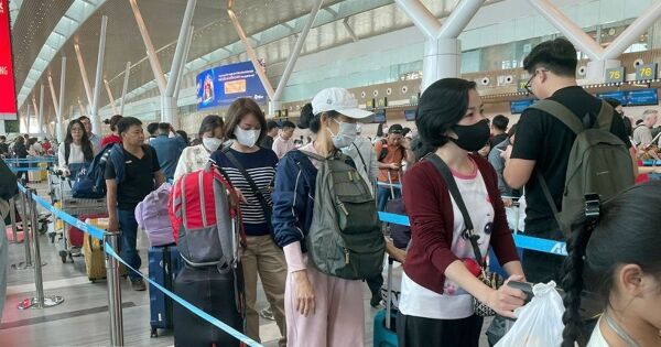 Sân bay Tân Sơn Nhất lại lập kỷ lục mới trong ngày Mùng 6 Tết