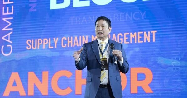 Thanh khoản FPT lập kỷ lục khi giá cổ phiếu rơi xuống đáy 4 tháng