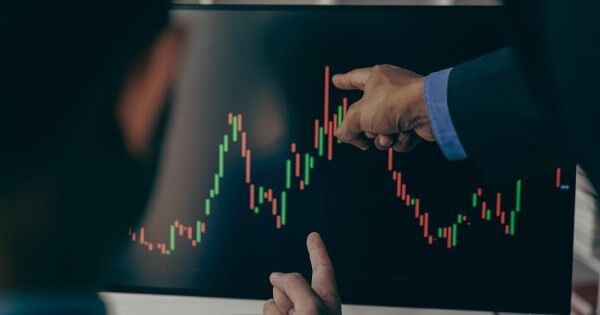 Khối ngoại tiếp tục bán ròng FPT hơn 2.300 tỷ đồng, ngược lại mua vào HPG