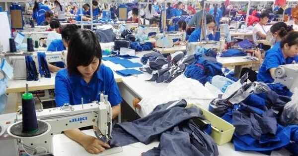 Thủ tướng: 'Không để đứt gãy nguồn cung lao động sau Tết'