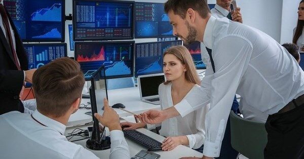 Khối ngoại mua ròng đột biến gần 950 tỷ đồng cổ phiếu Hòa Phát