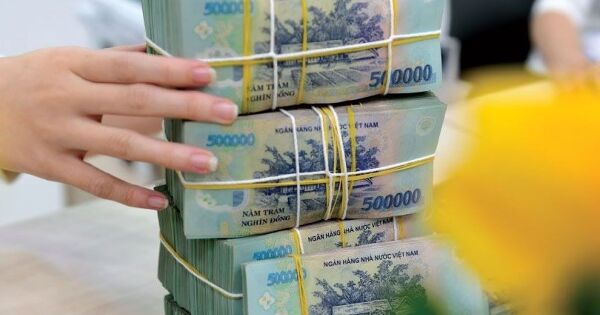 Ngân sách bội thu hơn 200.000 tỷ đồng trong tháng đầu năm