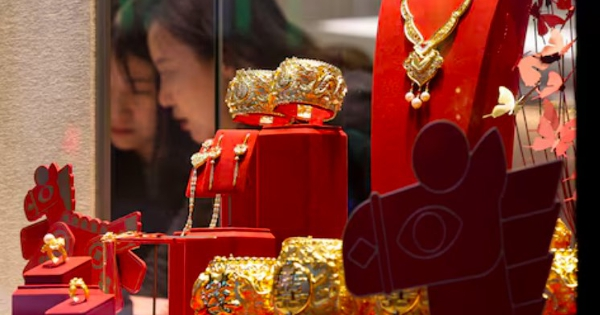 Giá vàng hôm nay 6/2: Vàng SJC lùi về 174,6 triệu/lượng, vàng nhẫn giảm gần 7 triệu đồng